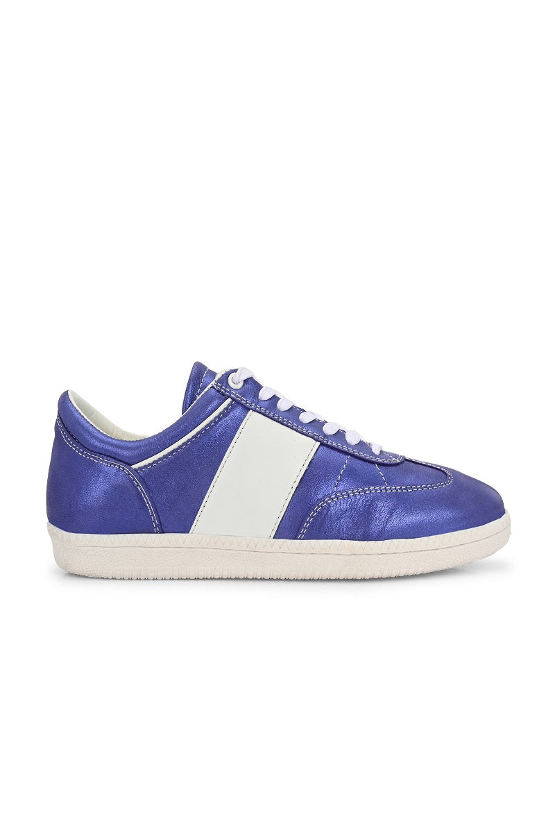 EZRO Women Lace-Up Sneakers – Comfortable Casual Walking Shoes