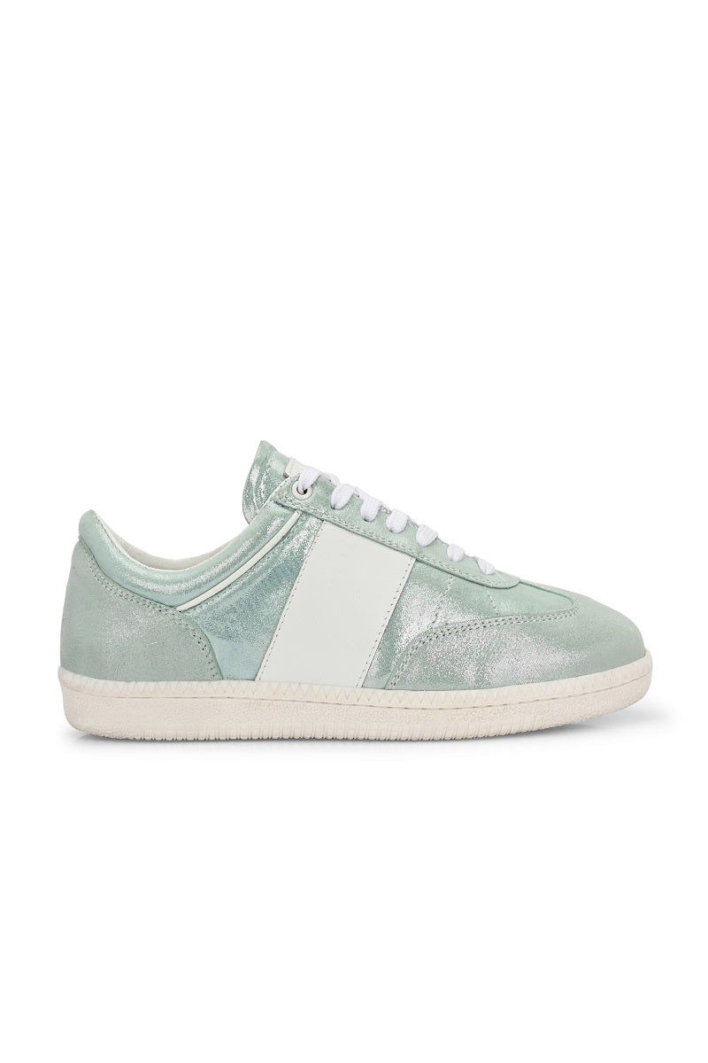 EZRO Women Casual Sneakers – Stylish & Comfortable Everyday Shoes