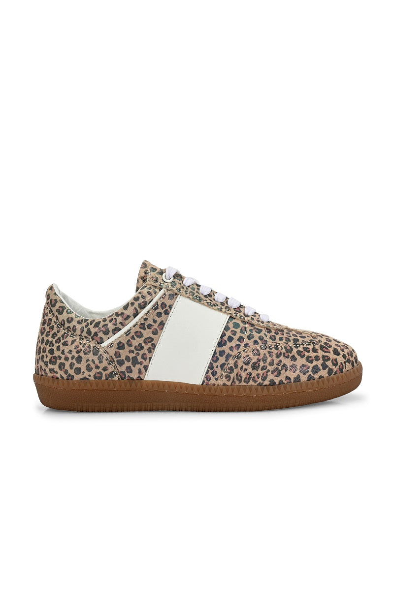 EZRO Women's Lightweight Lace-Up Casual Sneakers