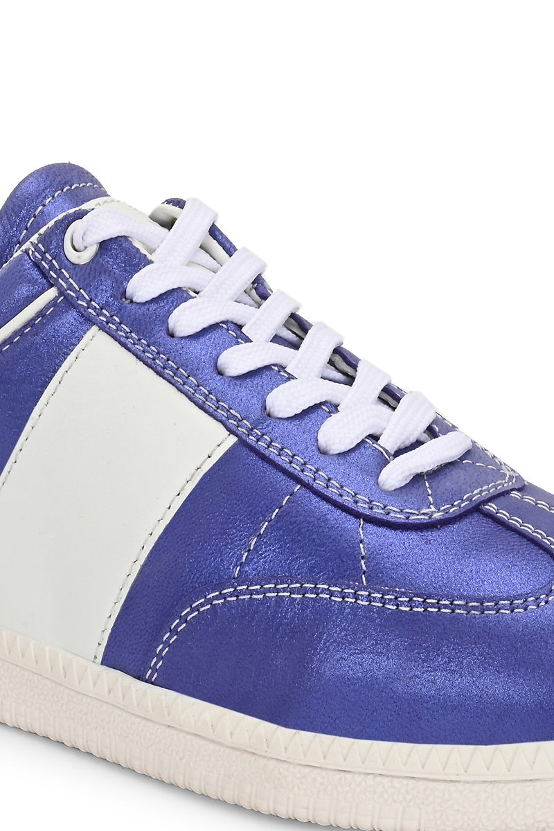 Women’s Lace-Up Sneakers – Comfortable Casual Walking Shoes