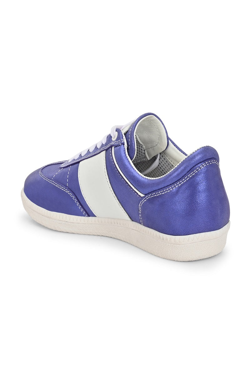 EZRO Women Lace-Up Sneakers – Comfortable Casual Walking Shoes
